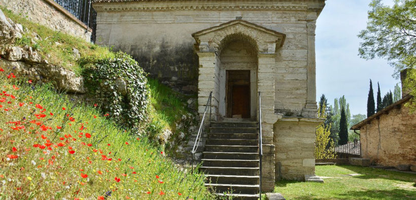 Tempietto sul Clitunno