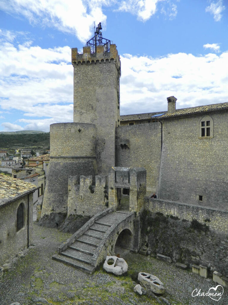 Castello Piccolomini Capestrano