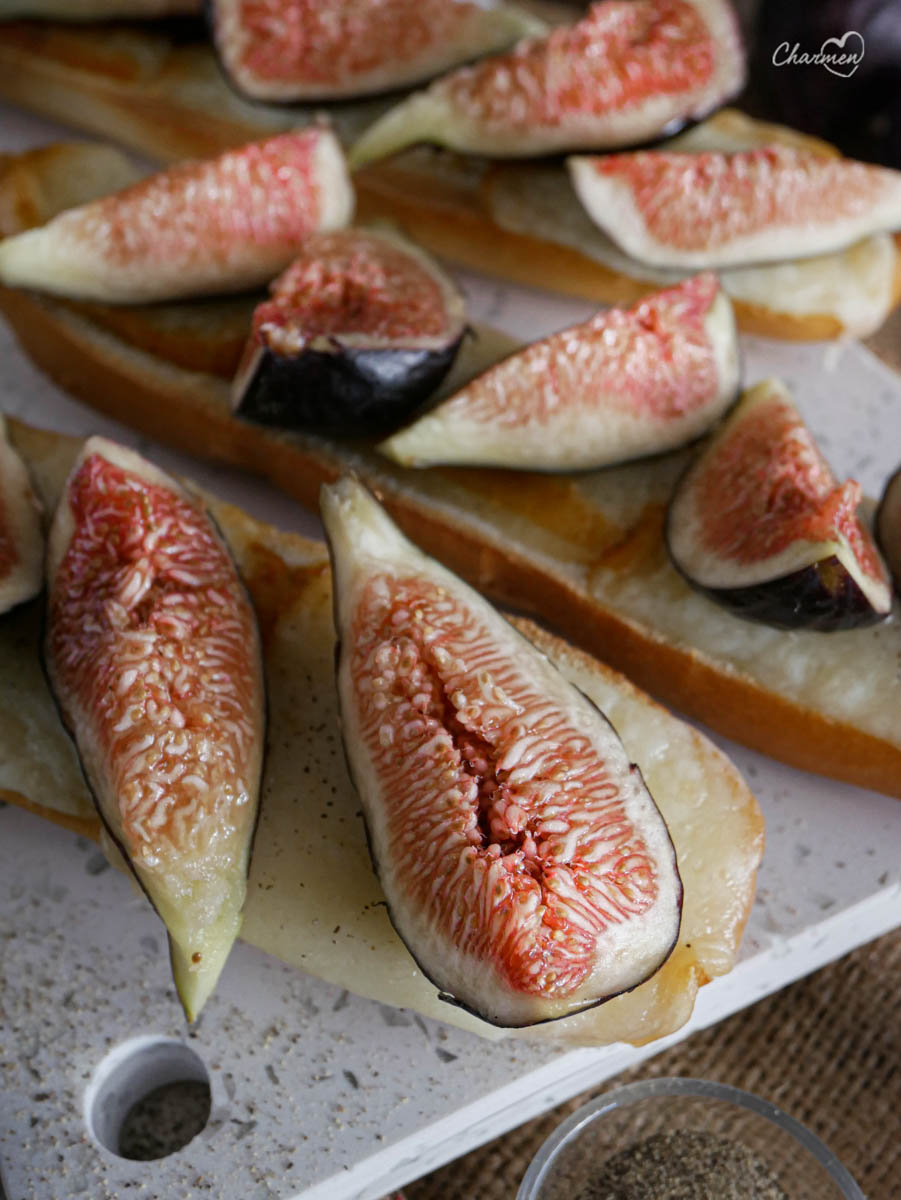 Crostini fichi e pecorino