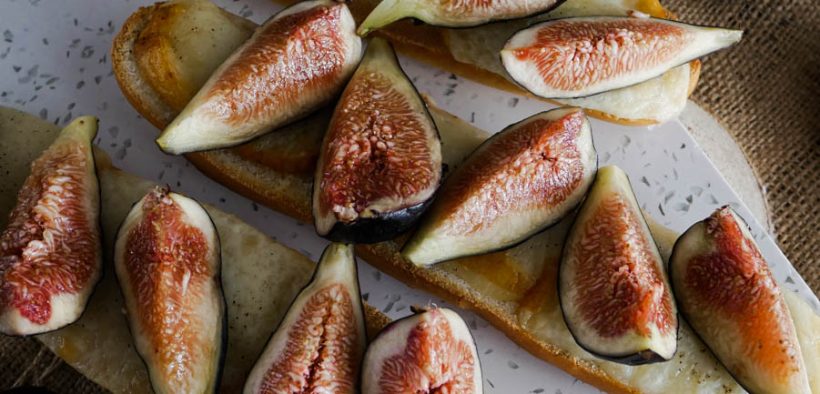 Crostini fichi e pecorino