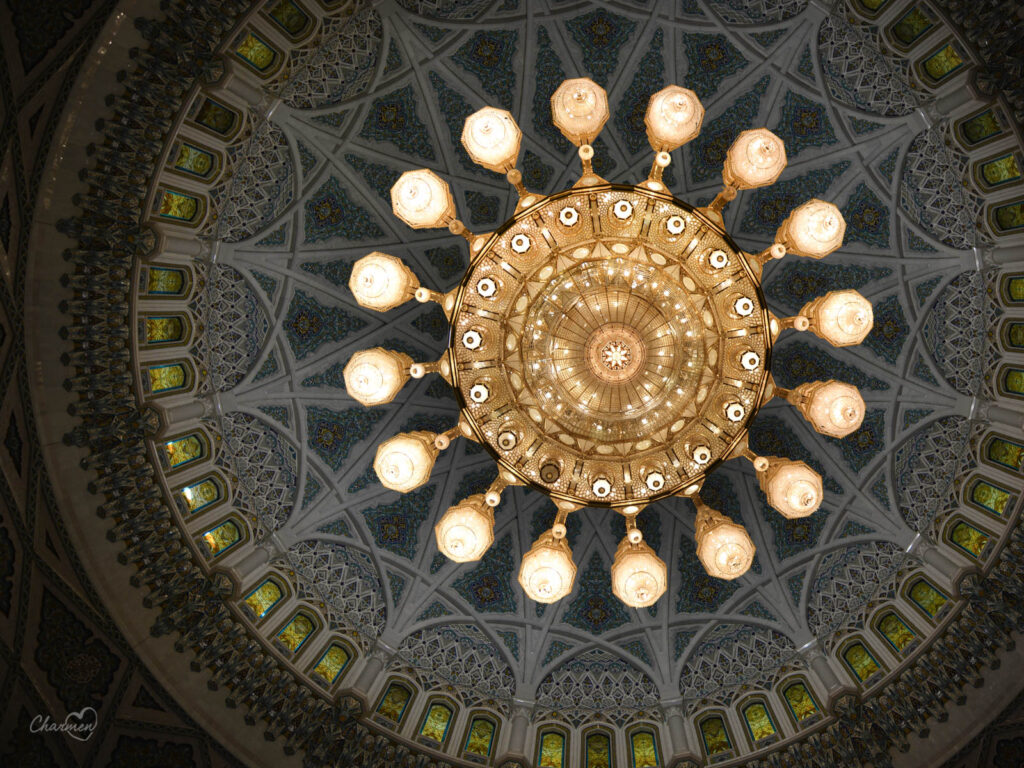 Grande Moschea, cupola e lampadario