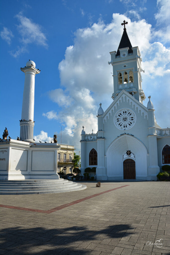 San Pedro de Macorís, Monumento Padri della Patria e Catedral de San Pedro Apóstol