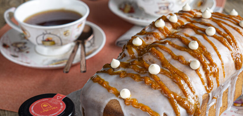 Plum Cake con confettura di corbezzolo e lavanda